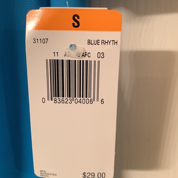 New Vanity Fair blue buttoned night gown. - Picture 2 of 2